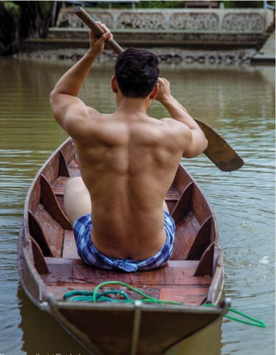 หนุ่มหล่อขึ้นปก 79