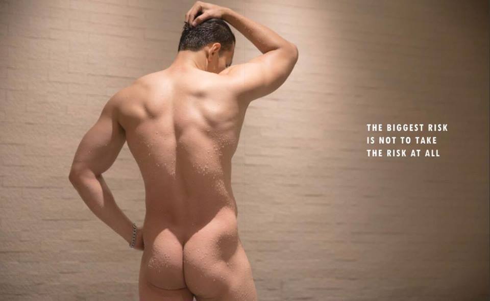 หนุ่มหล่อขึ้นปก 79