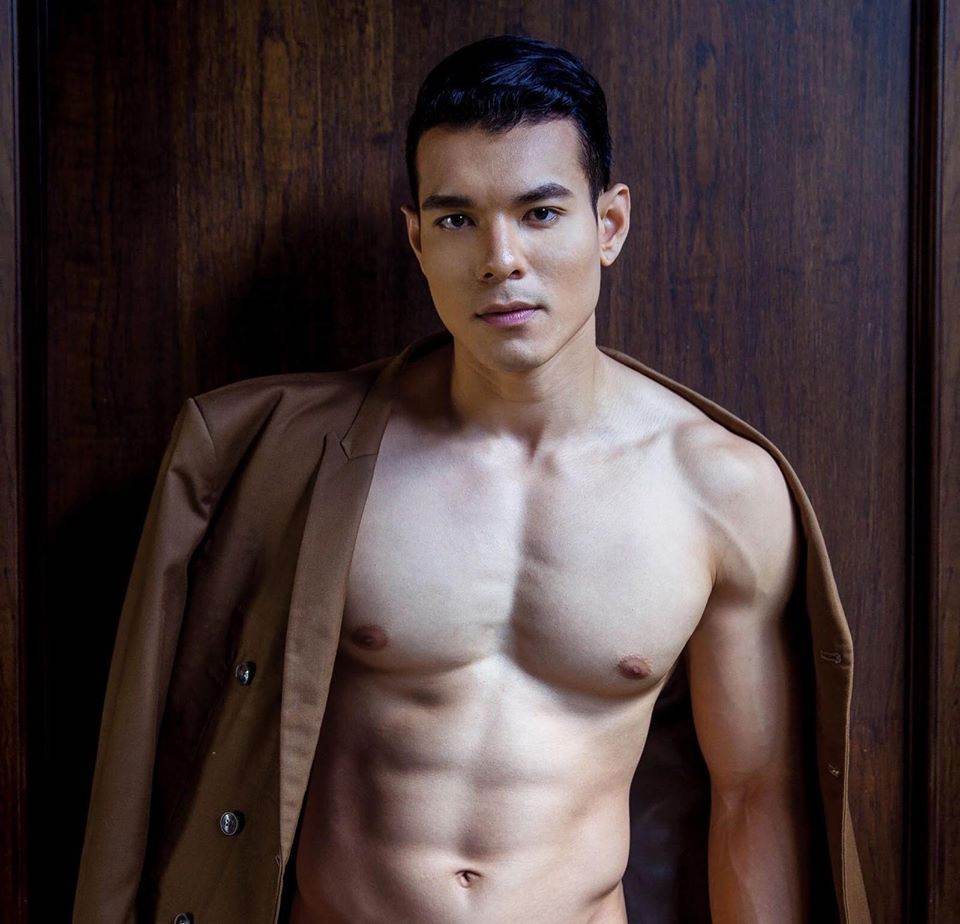 หนุ่มหล่อขึ้นปก 79