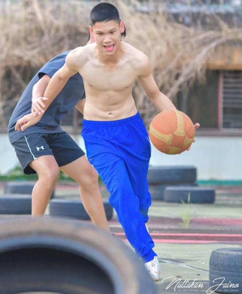 หนุ่มมัธยม