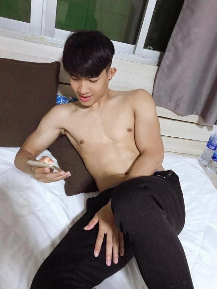 หนุ่มมัธยม