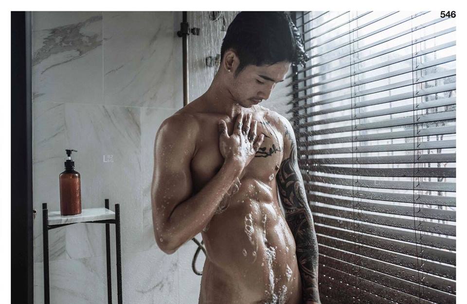 หนุ่มหล่อขึ้นปก 81