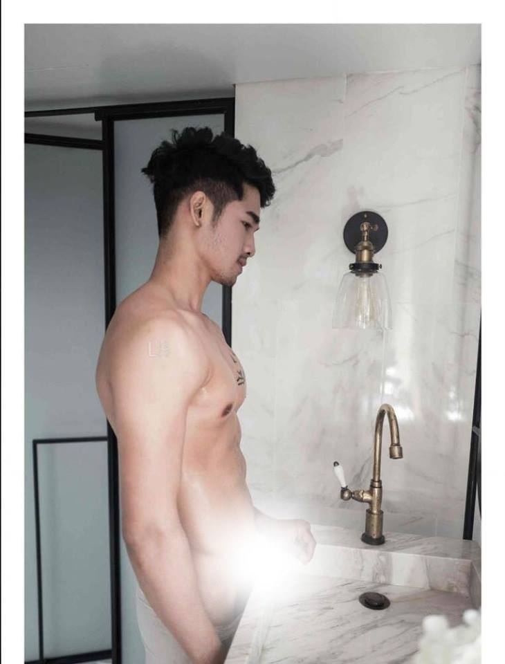 หนุ่มหล่อขึ้นปก 81