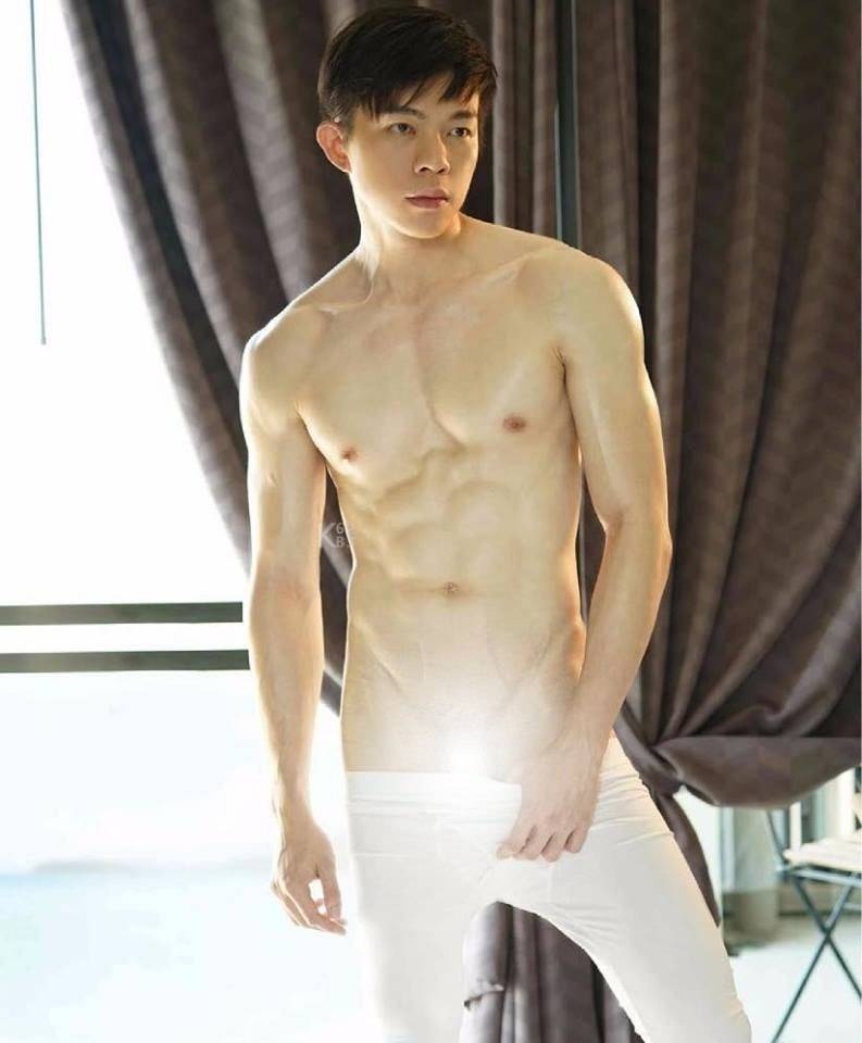 หนุ่มหล่อขึ้นปก 83