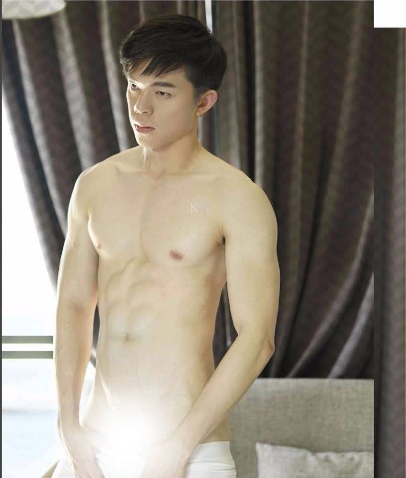 หนุ่มหล่อขึ้นปก 83