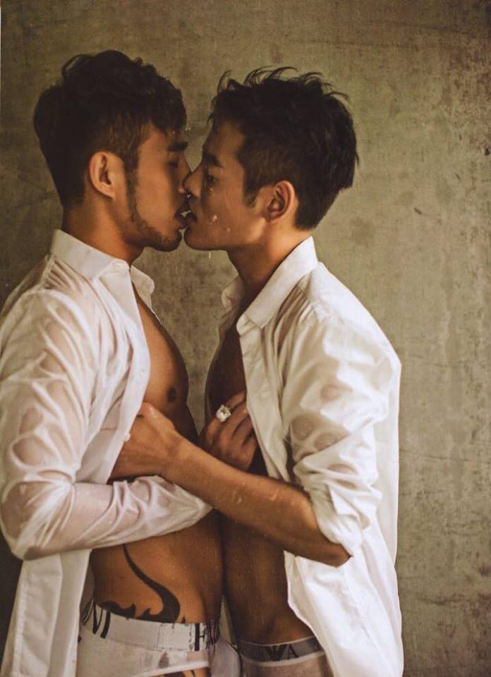 หนุ่มหล่อขึ้นปก 84