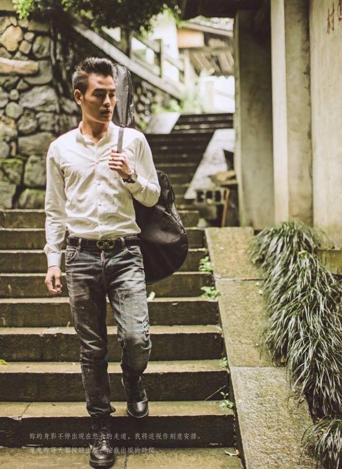 หนุ่มหล่อขึ้นปก 84