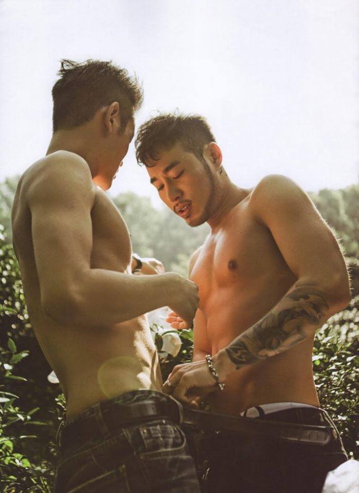 หนุ่มหล่อขึ้นปก 84