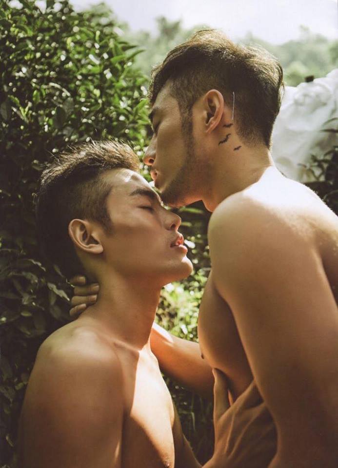 หนุ่มหล่อขึ้นปก 84