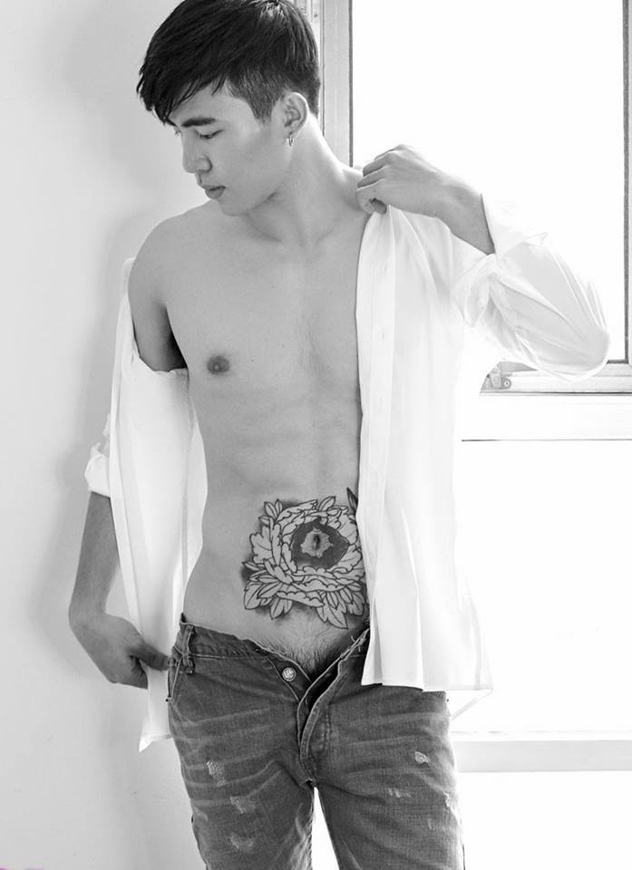 หนุ่มหล่อขึ้นปก 85