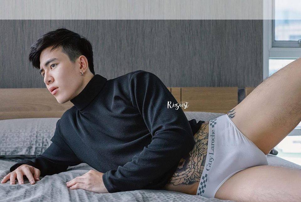 หนุ่มหล่อขึ้นปก 85