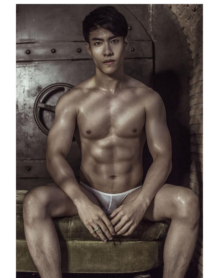 หนุ่มหล่อขึ้นปก 88