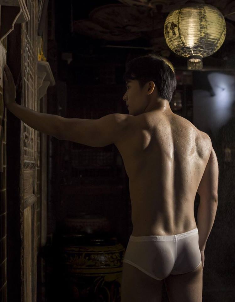 หนุ่มหล่อขึ้นปก 88