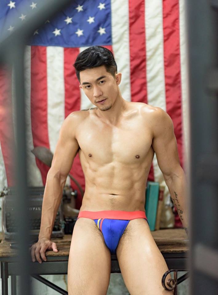หนุ่มหล่อขึ้นปก 89