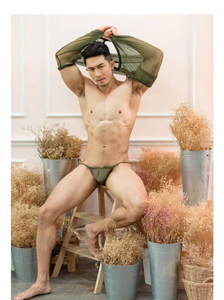 หนุ่มหล่อขึ้นปก 89