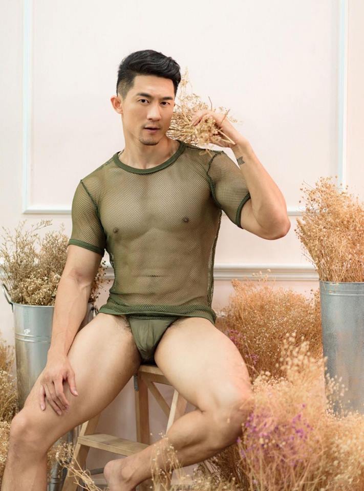 หนุ่มหล่อขึ้นปก 89
