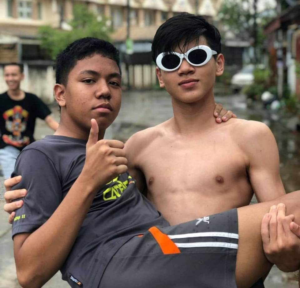 หนุ่มๆ