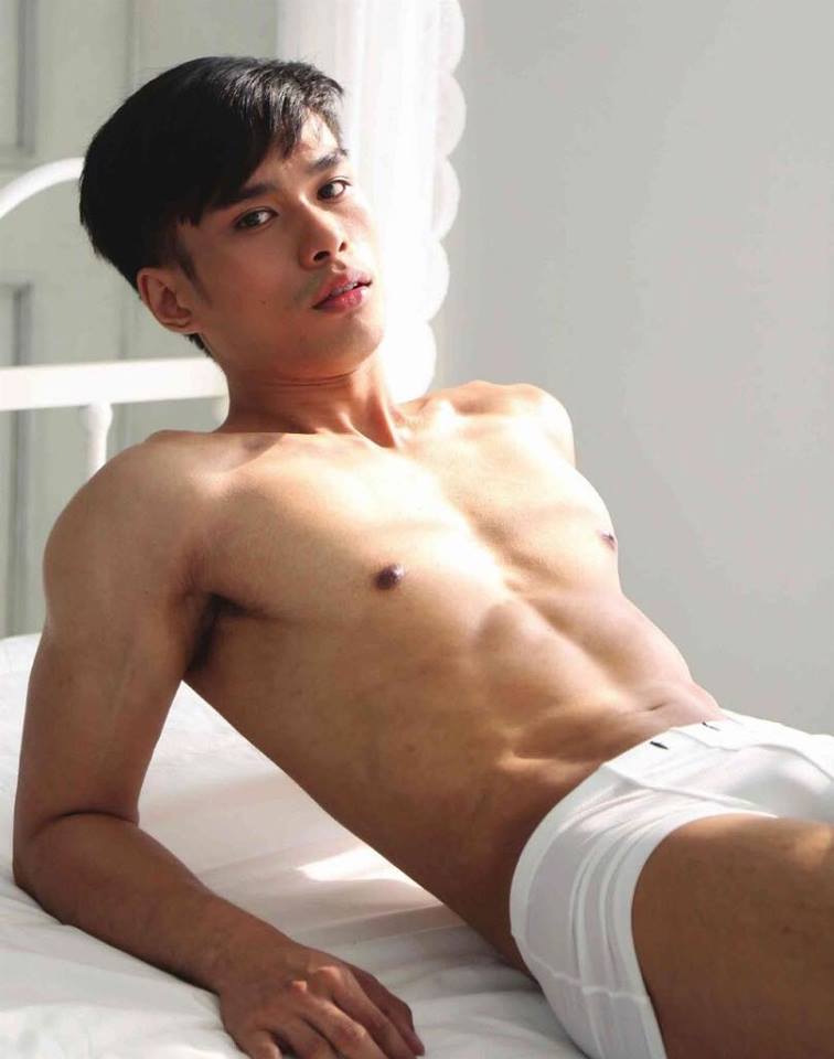 หนุ่มหล่อขึ้นปก 90