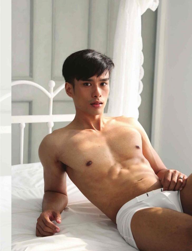 หนุ่มหล่อขึ้นปก 90