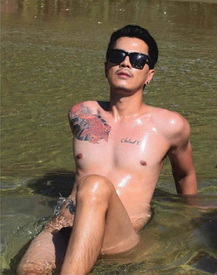 หนุ่มหล่อขึ้นปก 90