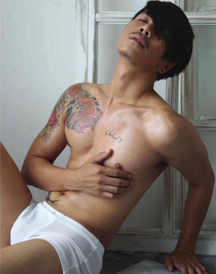 หนุ่มหล่อขึ้นปก 90