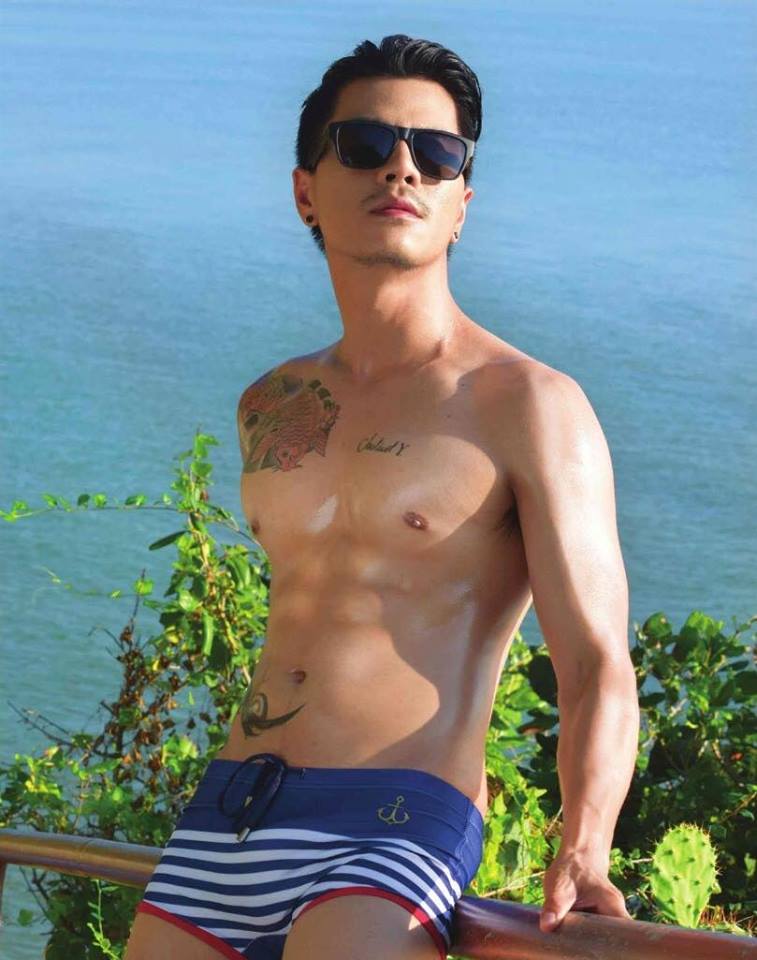 หนุ่มหล่อขึ้นปก 90