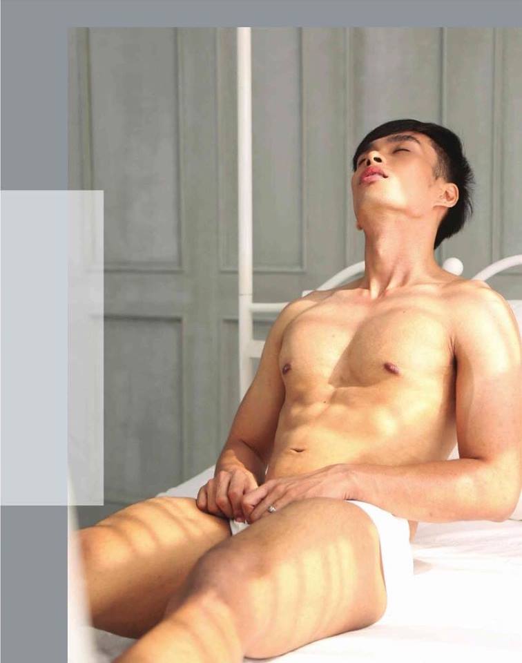 หนุ่มหล่อขึ้นปก 90