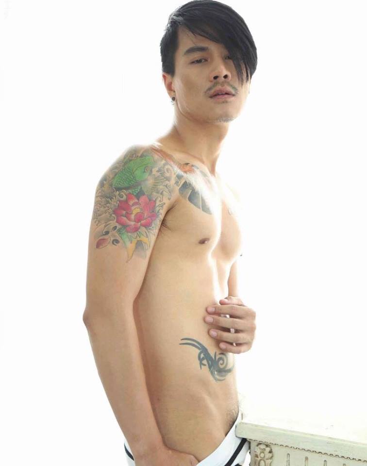 หนุ่มหล่อขึ้นปก 90