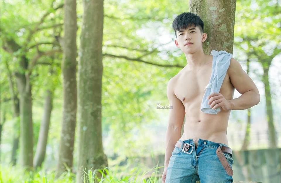 หนุ่มหล่อขึ้นปก 96