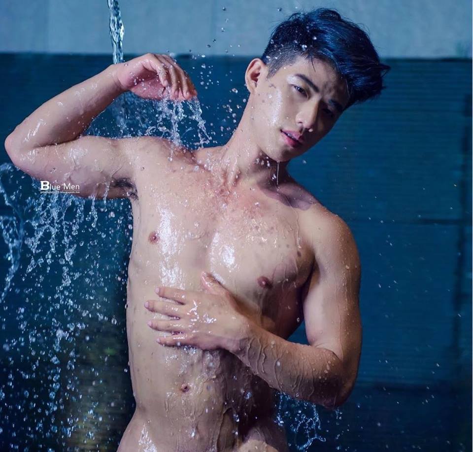 หนุ่มหล่อขึ้นปก 96