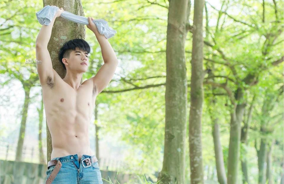หนุ่มหล่อขึ้นปก 96