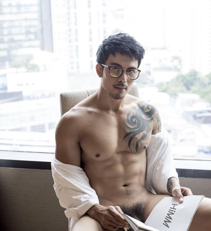 หนุ่มหล่อขึ้นปก 97