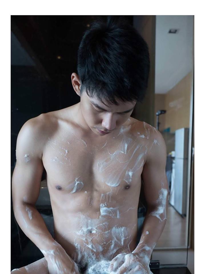 หนุ่มหล่อขึ้นปก 98