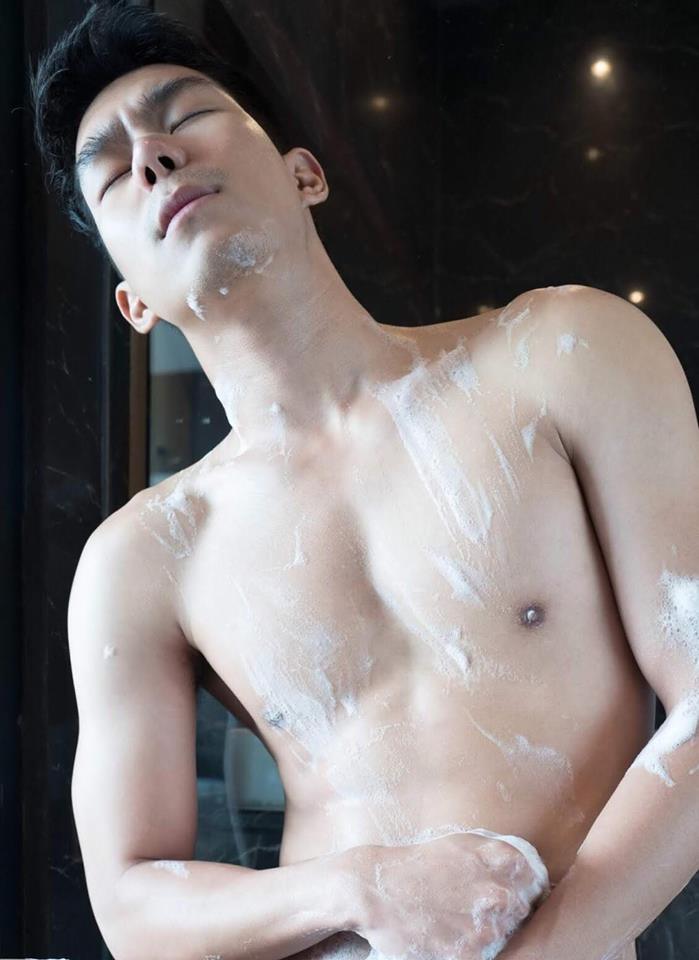 หนุ่มหล่อขึ้นปก 98