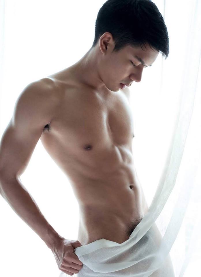 หนุ่มหล่อขึ้นปก 98