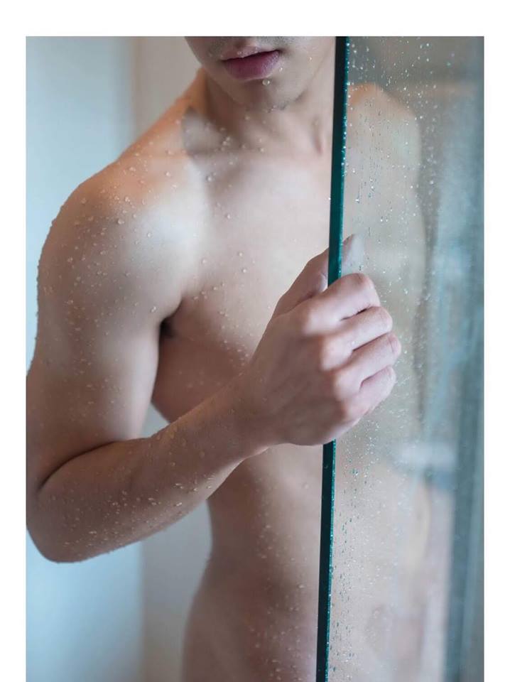 หนุ่มหล่อขึ้นปก 98