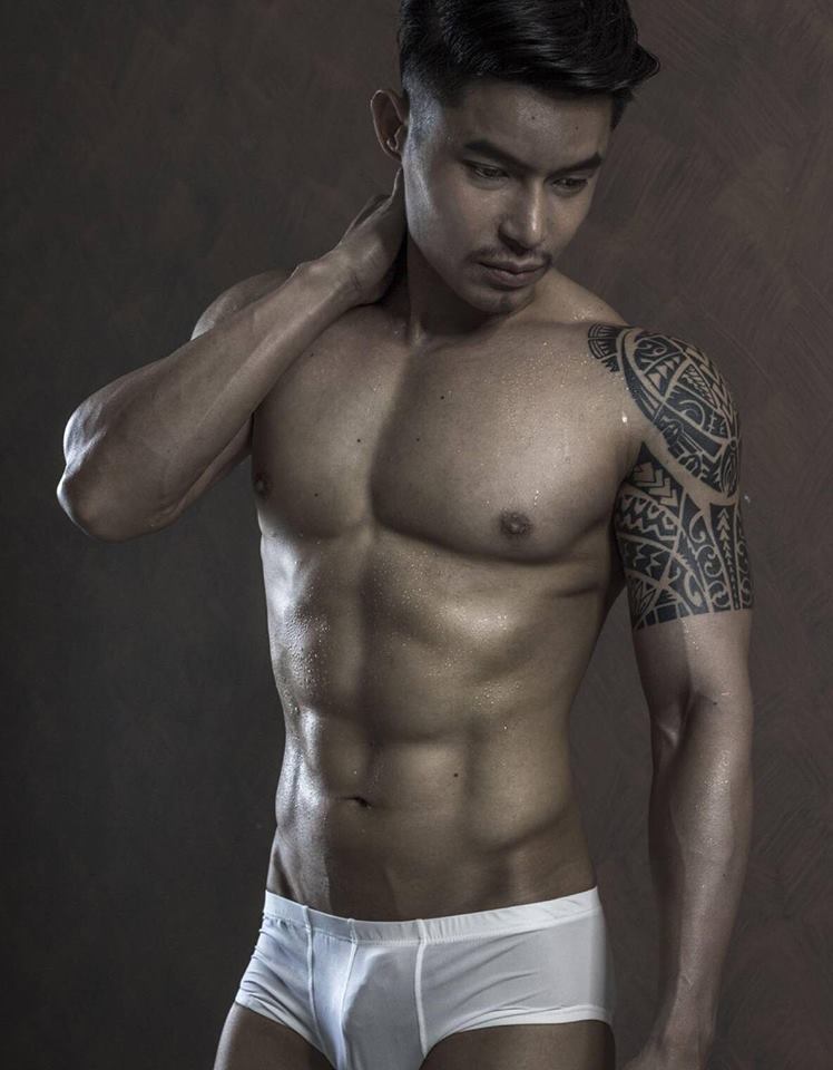 หนุ่มหล่อขึ้นปก 99
