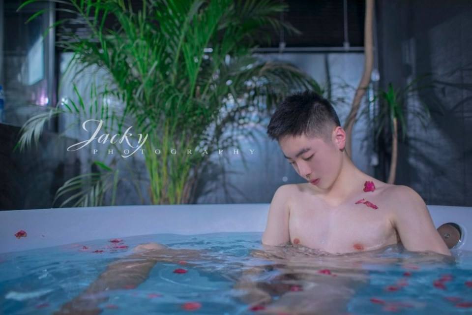 ใครอ่ะ