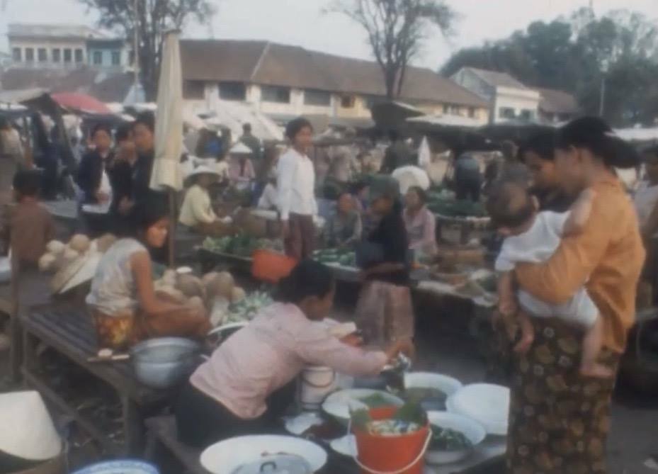 เมืองลาวก่อนปี1975
