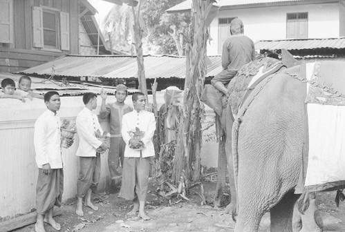 เมืองลาวก่อนปี1975