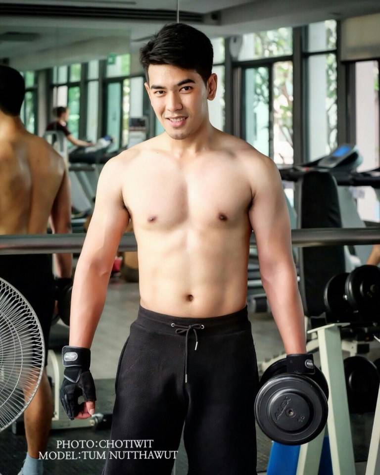 งานดีอยู่ ตั้ม นายแบบน้องใหม่ หล่อ ล่ำ คมเข้ม