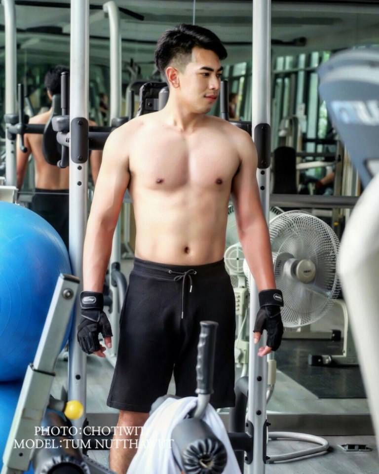 งานดีอยู่ ตั้ม นายแบบน้องใหม่ หล่อ ล่ำ คมเข้ม
