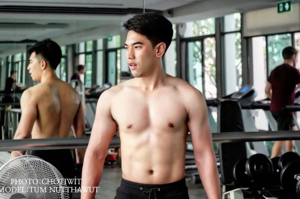 งานดีอยู่ ตั้ม นายแบบน้องใหม่ หล่อ ล่ำ คมเข้ม