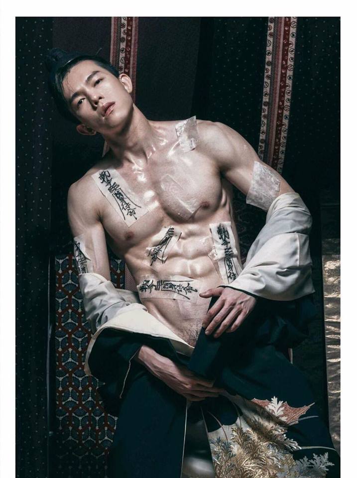 หนุ่มหล่อขึ้นปก 103