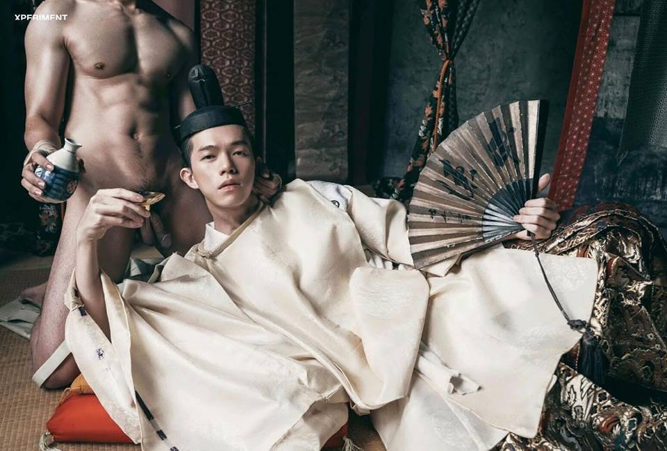 หนุ่มหล่อขึ้นปก 103