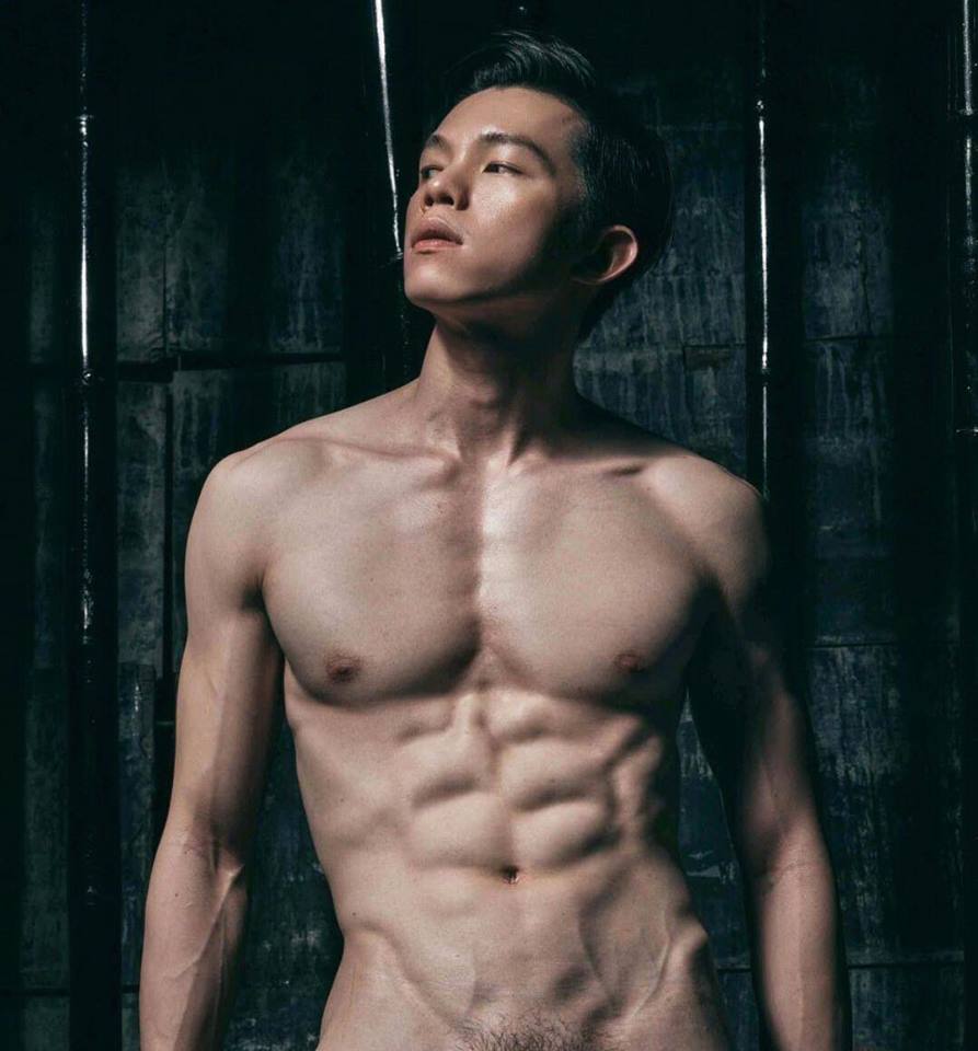 หนุ่มหล่อขึ้นปก 103