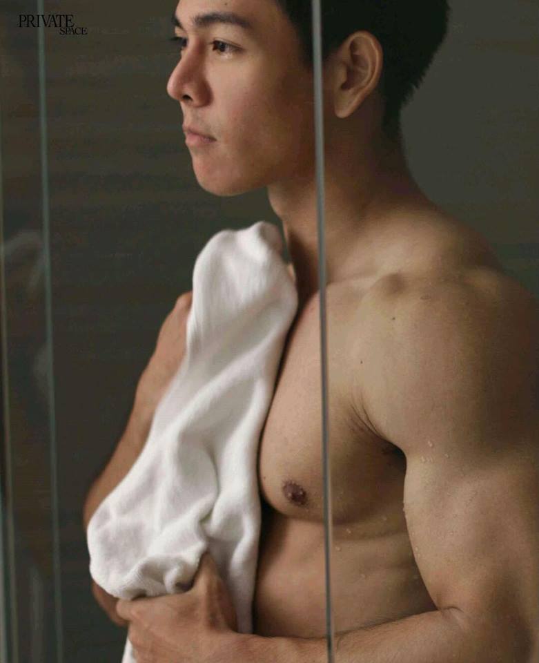 หนุ่มหล่อขึ้นปก 104