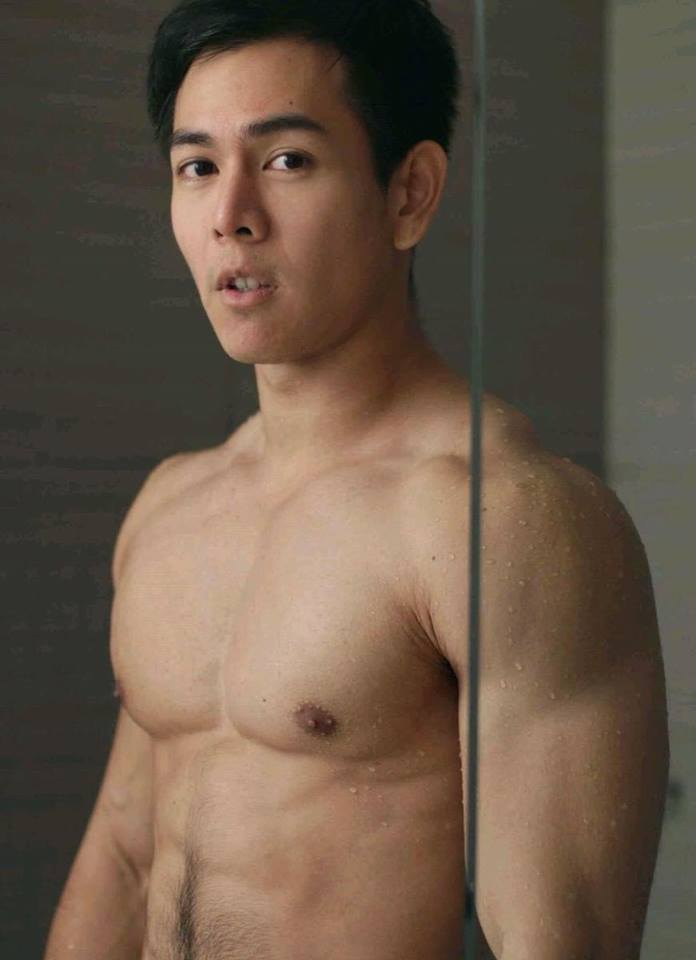 หนุ่มหล่อขึ้นปก 104