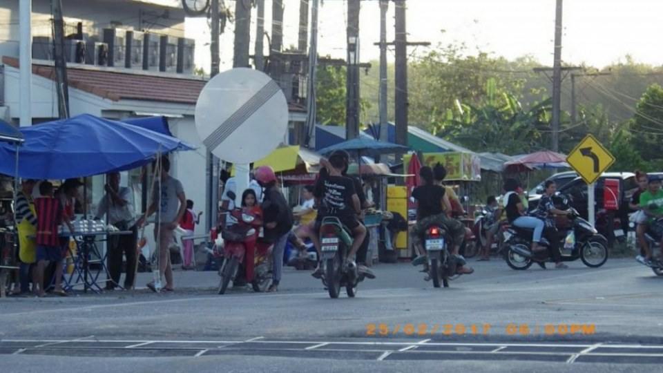ตลาดนัดนาบอน วันเสาร์