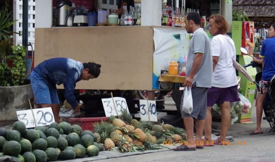 ตลาดนัดนาบอน วันเสาร์
